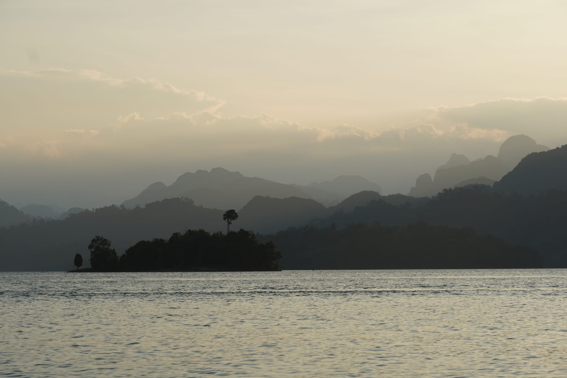 Durch den Nationalpark bis nach Phi Phi